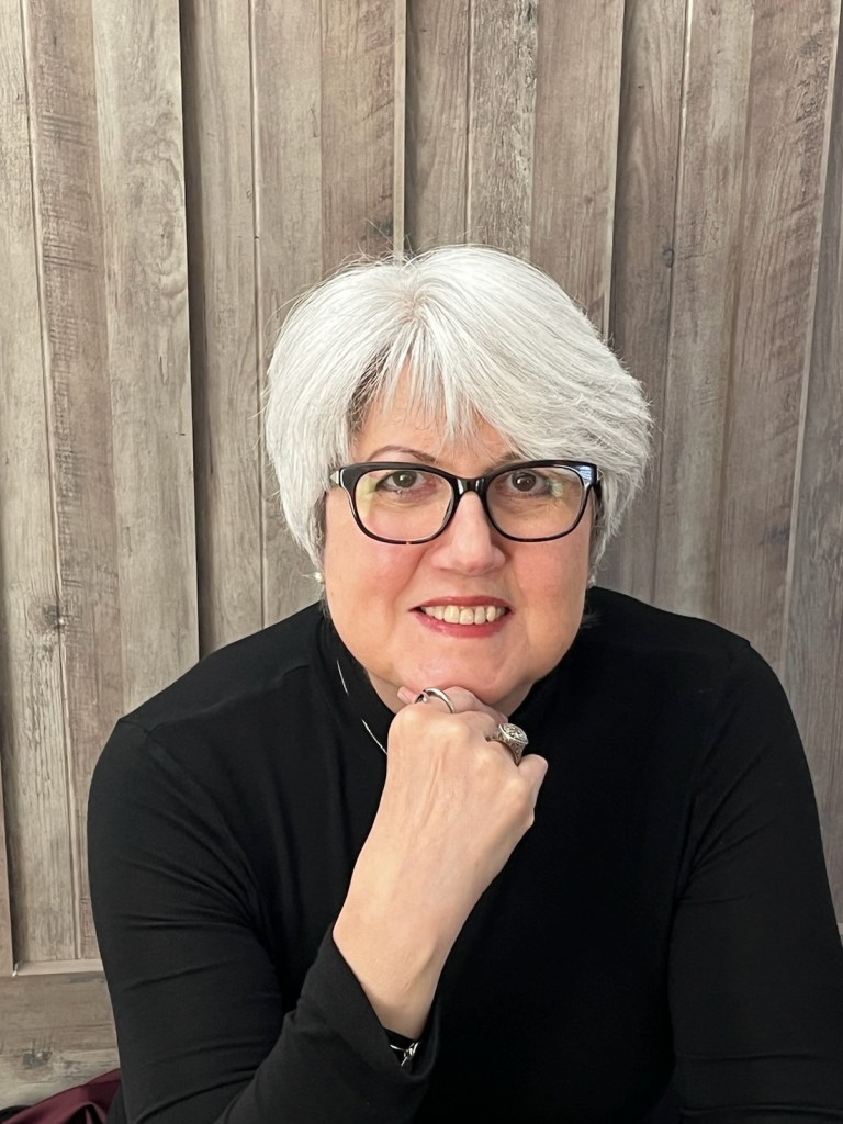 A portrait photo of Seda Maurer